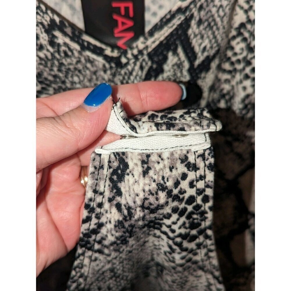 B Famous Women's Size Medium Brown Animal Print One Piece Body Suit NWTs - Picture 5 of 15